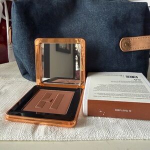 Haus Labs By Lady Gaga Deep Level 10 Bronzer & Contour Compact in Copper Case